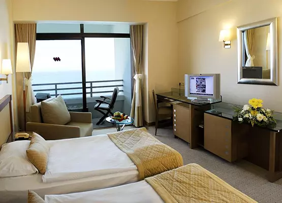 KURUMAR HOTEL DELUXE