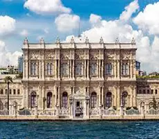 قصر دولما (Dolmabahçe Palace)