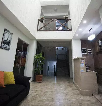 لابی-هتل-دوناتا